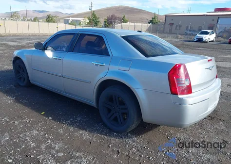 2010 Chrysler 300 Touring/Signature Series/Executive Series из США, поврежденный, VIN 2C3CA5CV8AH218073